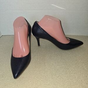 Cole Haan Navy Lizard Embossed Gemma Pumps size 9